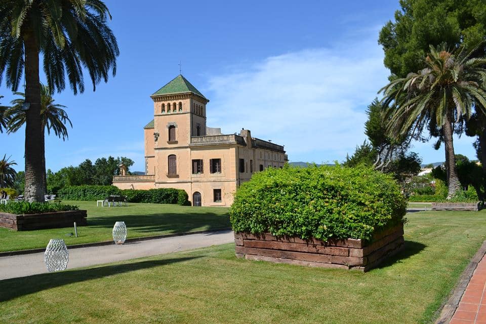 17 soveværelse Hotel til salg i Santa Oliva med swimmingpool garage - € 8.000.000 (Ref: 8929716)