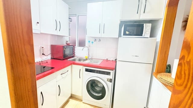 2 Zimmer Apartment zu vermieten in Torrevieja - 750 € (Ref: 10047335)