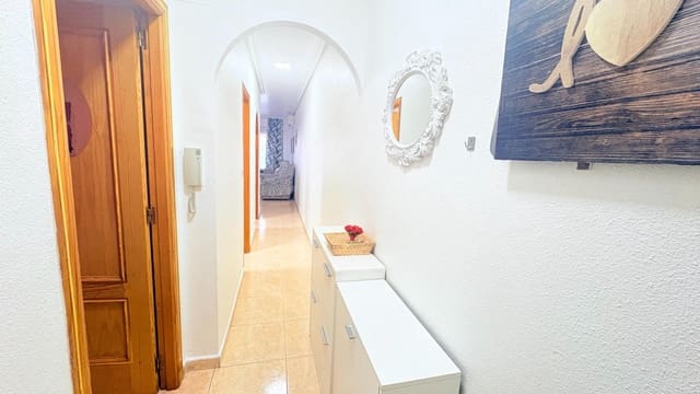 2 Zimmer Apartment zu vermieten in Torrevieja - 750 € (Ref: 10047335)