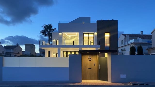 4 soveværelse Villa til salg i Parque Acuático - Sector 25, Torrevieja med swimmingpool - € 1.350.000 (Ref: 8741744)