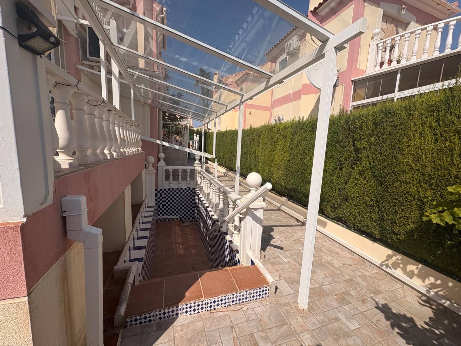 4 quarto Moradia para venda em Torrevieja com piscina - 320 000 € (Ref: 8894266)