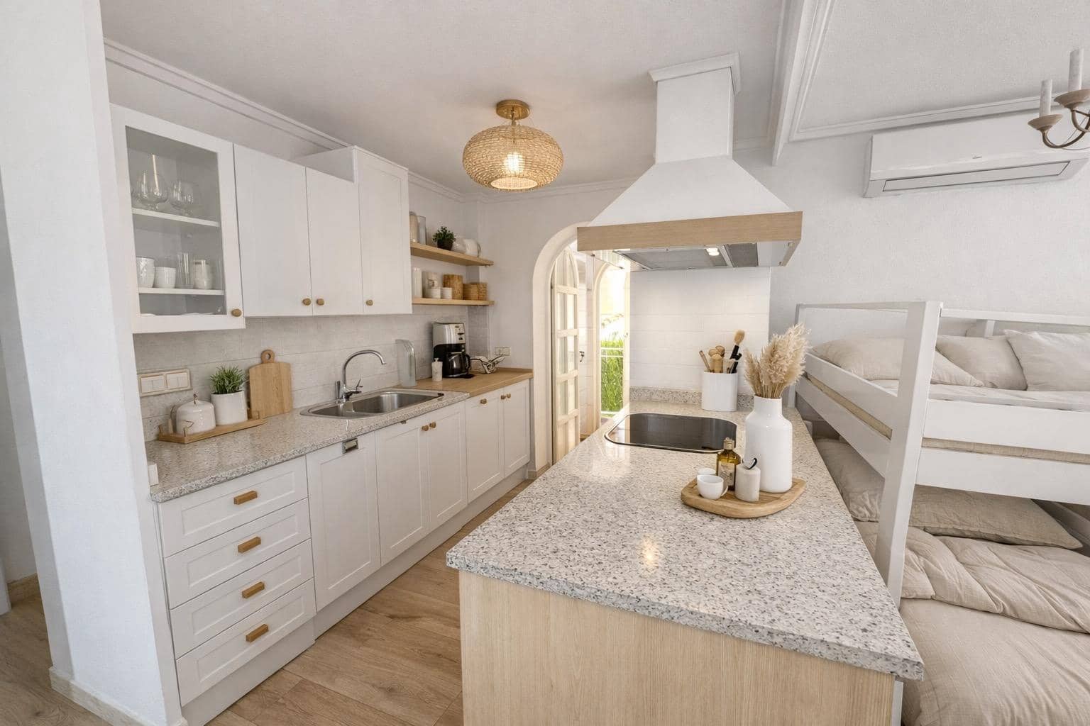 4 bedroom Villa for sale in Torrevieja with pool - € 320,000 (Ref: 8894266)