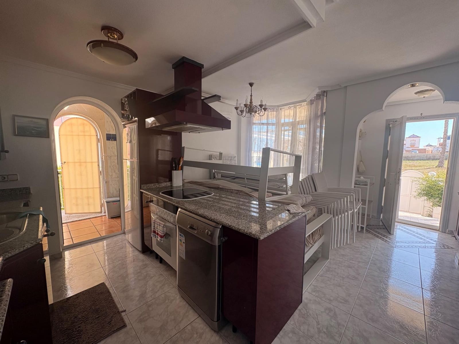 4 bedroom Villa for sale in Torrevieja with pool - € 320,000 (Ref: 8894266)