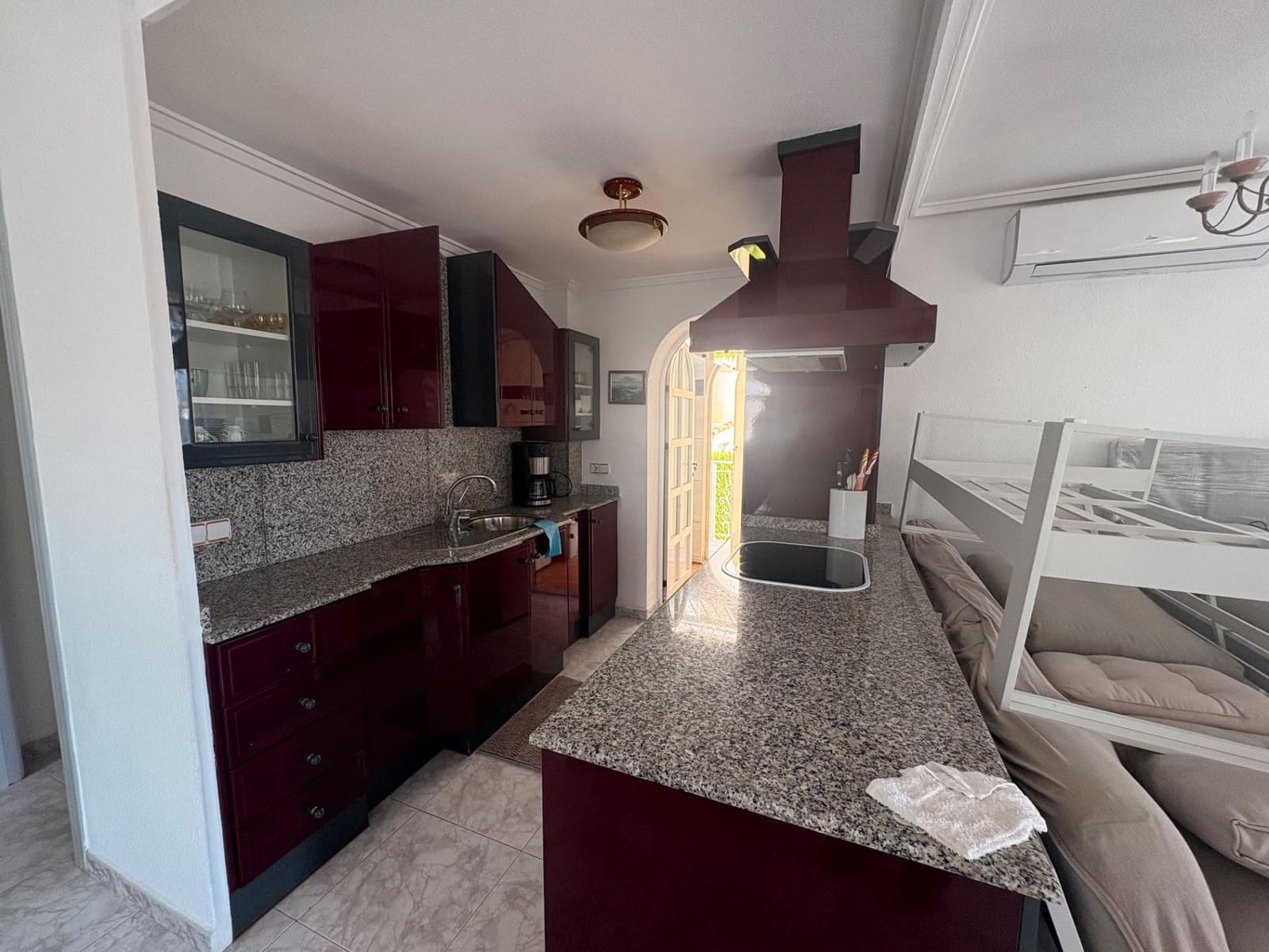 4 bedroom Villa for sale in Torrevieja with pool - € 320,000 (Ref: 8894266)