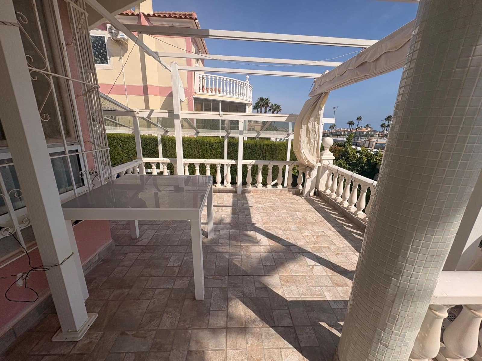 4 bedroom Villa for sale in Torrevieja with pool - € 320,000 (Ref: 8894266)