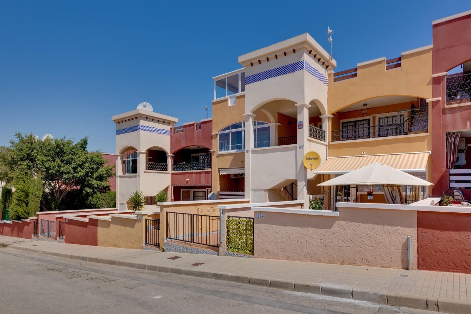 2 slaapkamer Flat voor vakantieverhuur in Los Altos met zwembad - € 700 (Ref: 8917933)