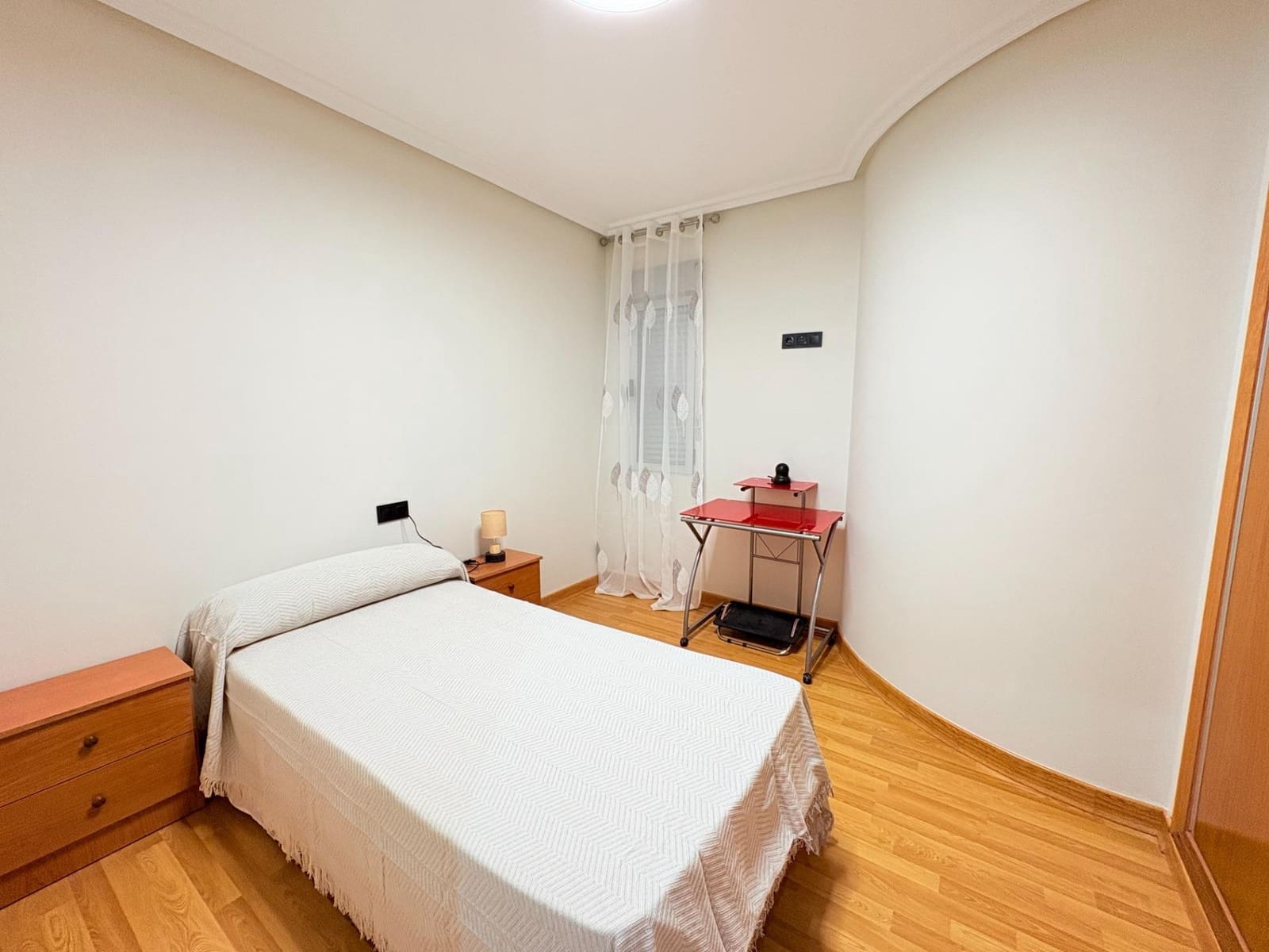3 bedroom Flat for rent in Torrevieja with garage - € 1,100 (Ref: 9108600)