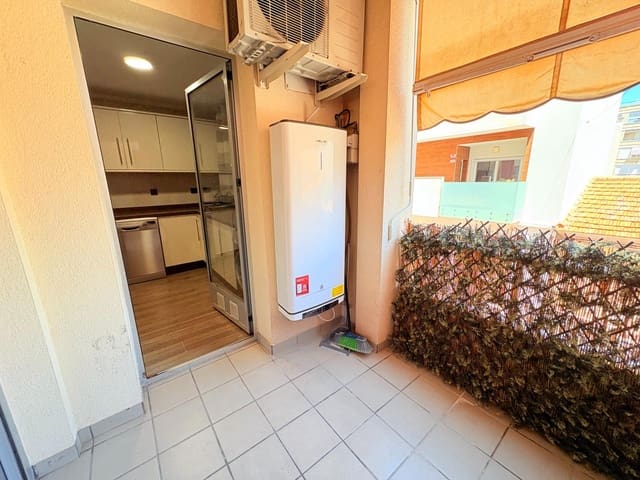 3 bedroom Flat for rent in Centro - Muelle Pesquero, Torrevieja with garage - € 1,100 (Ref: 9108600)