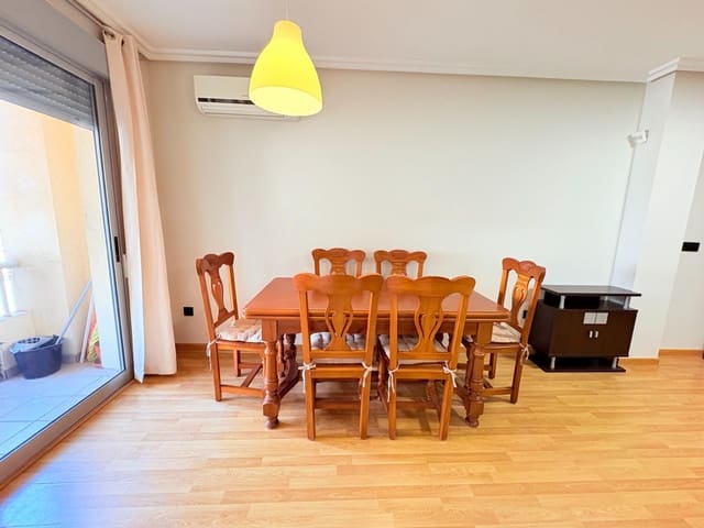 3 bedroom Flat for rent in Centro - Muelle Pesquero, Torrevieja with garage - € 1,100 (Ref: 9108600)