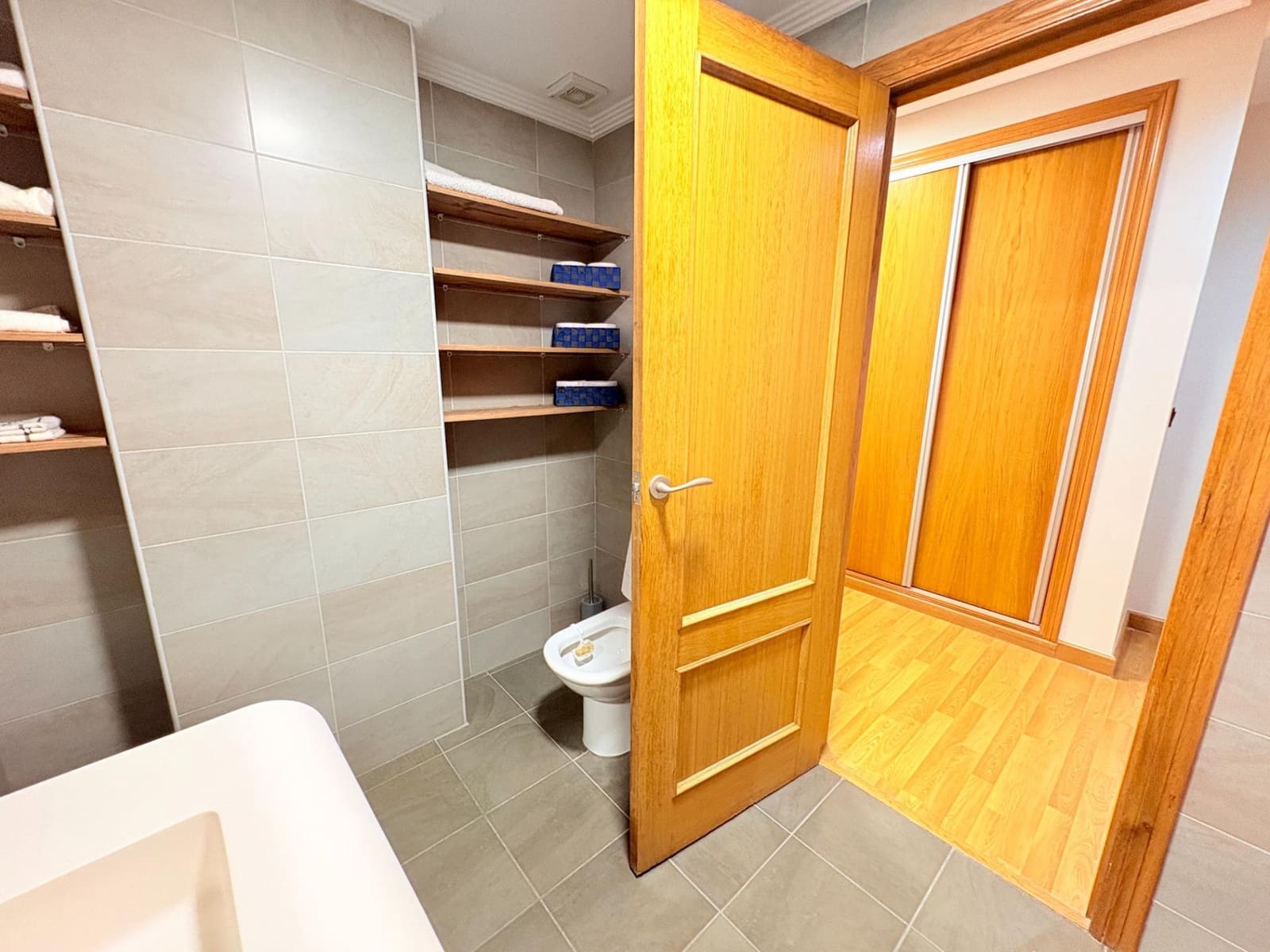 3 bedroom Flat for rent in Torrevieja with garage - € 1,100 (Ref: 9108600)