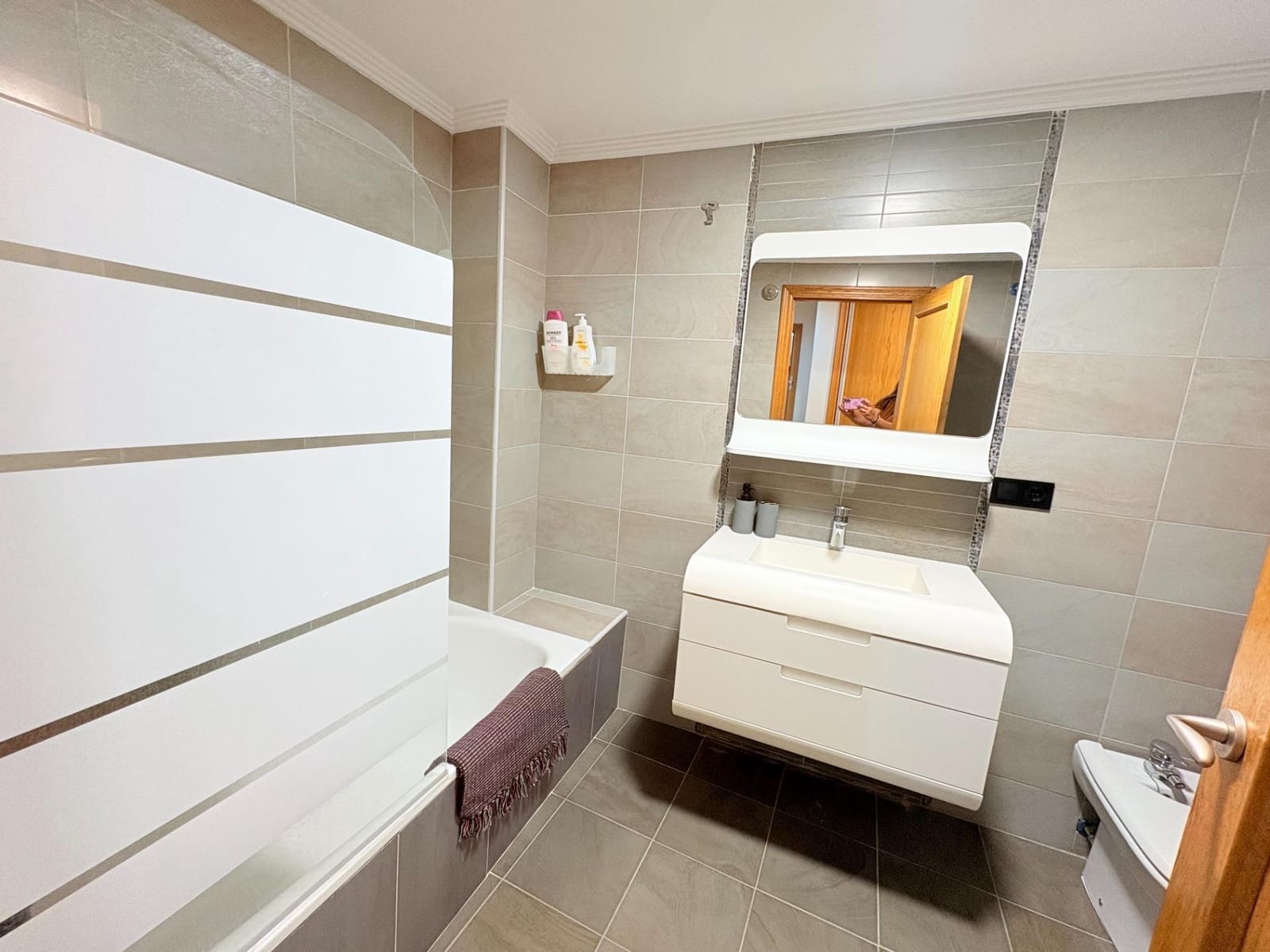 3 bedroom Flat for rent in Torrevieja with garage - € 1,100 (Ref: 9108600)