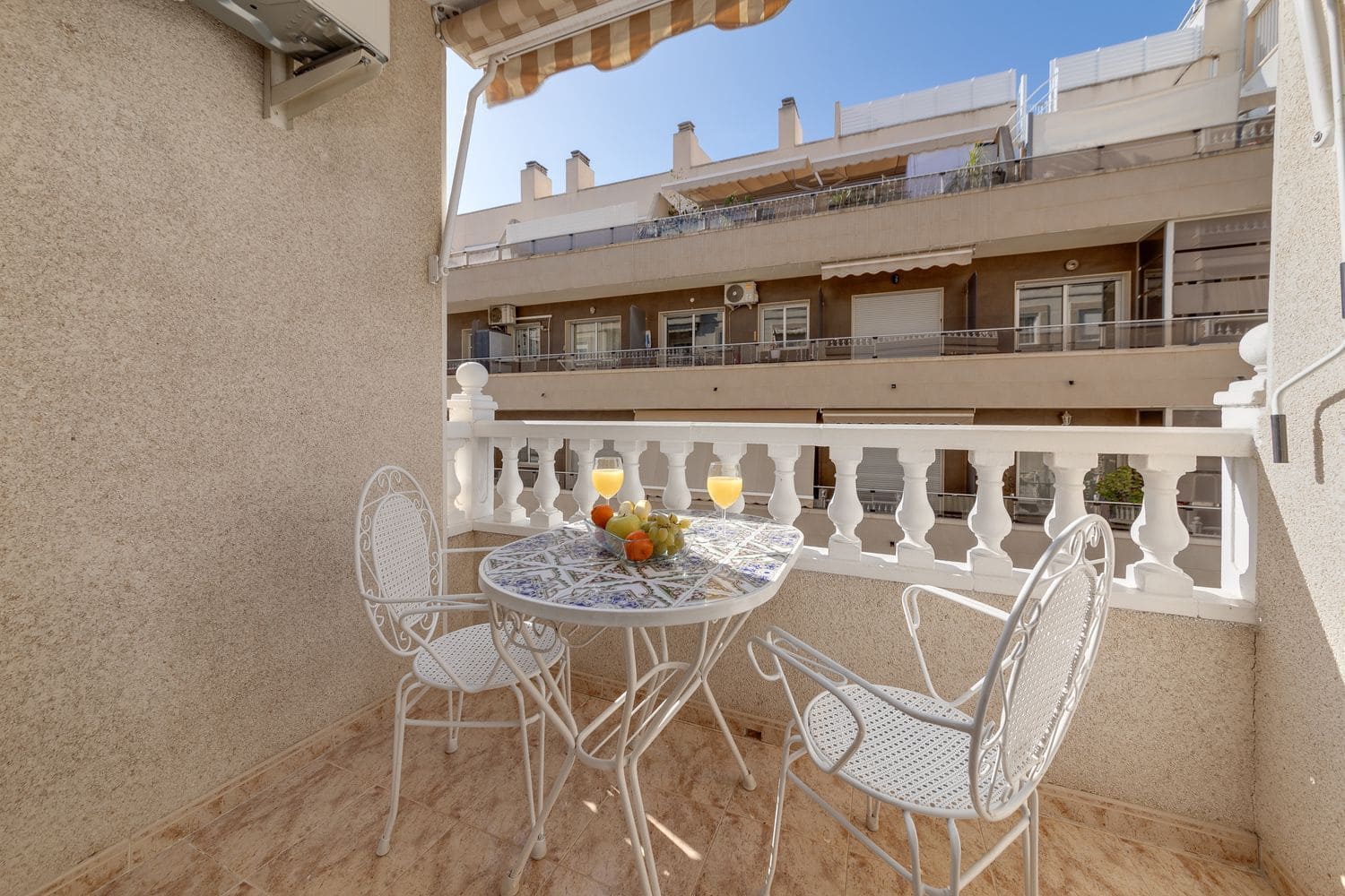 2 sypialnia Mieszkanie na kwatery wakacyjne w Torrevieja - 700 € (Ref: 9134324)