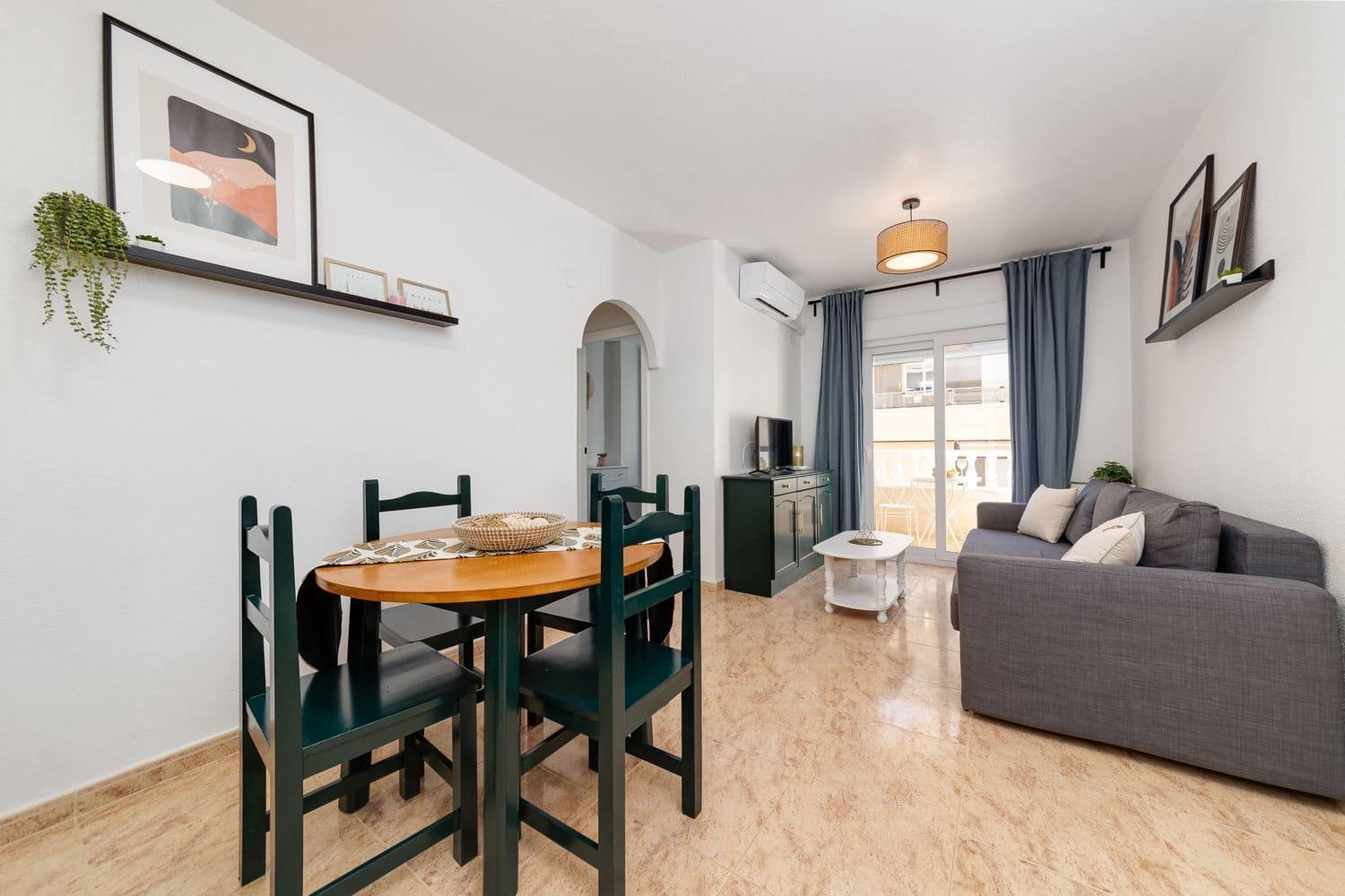 2 sypialnia Mieszkanie na kwatery wakacyjne w Torrevieja - 700 € (Ref: 9134324)