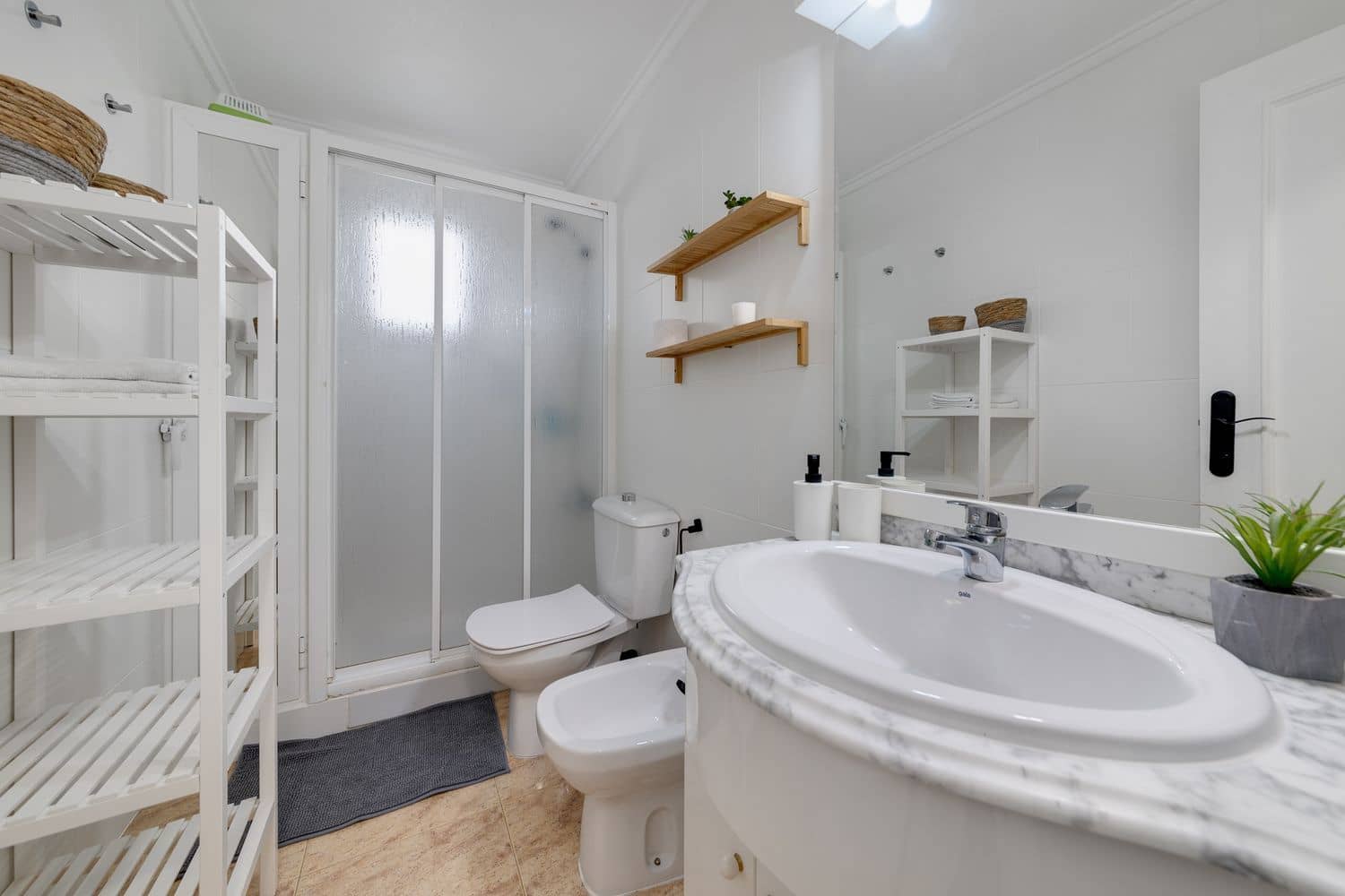 2 sypialnia Mieszkanie na kwatery wakacyjne w Torrevieja - 700 € (Ref: 9134324)