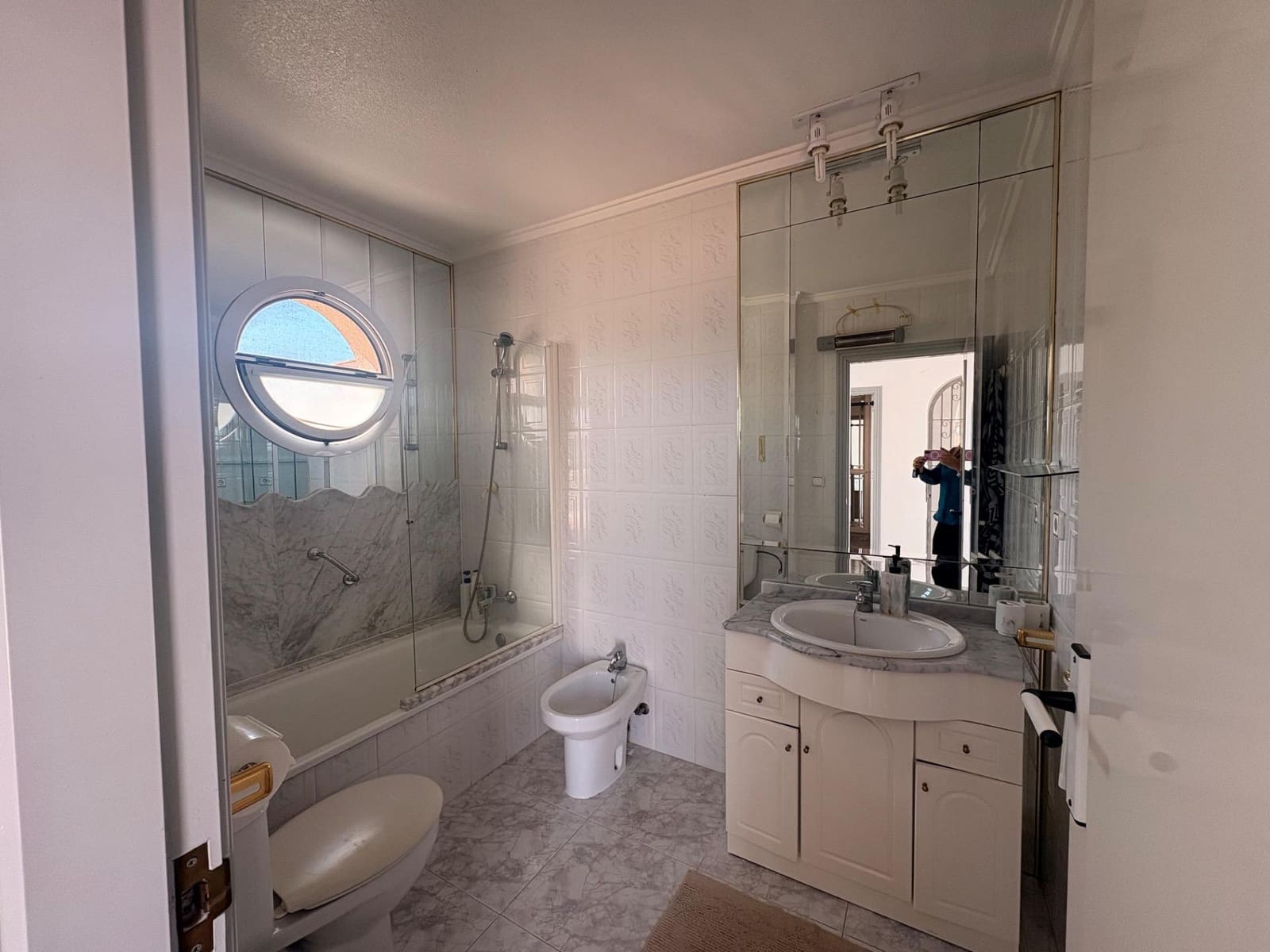 4 makuuhuone Huvila myytävänä paikassa Torrevieja mukana uima-altaan - 320 000 € (Ref: 9301008)