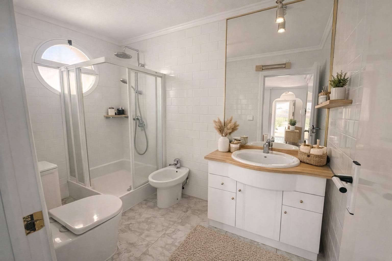 4 bedroom Villa for sale in Torrevieja with pool - € 320,000 (Ref: 9301008)