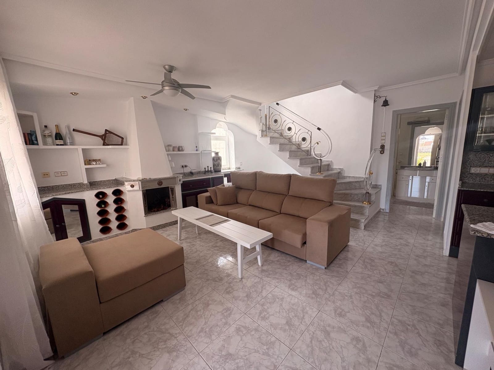 4 bedroom Villa for sale in Torrevieja with pool - € 320,000 (Ref: 9301008)