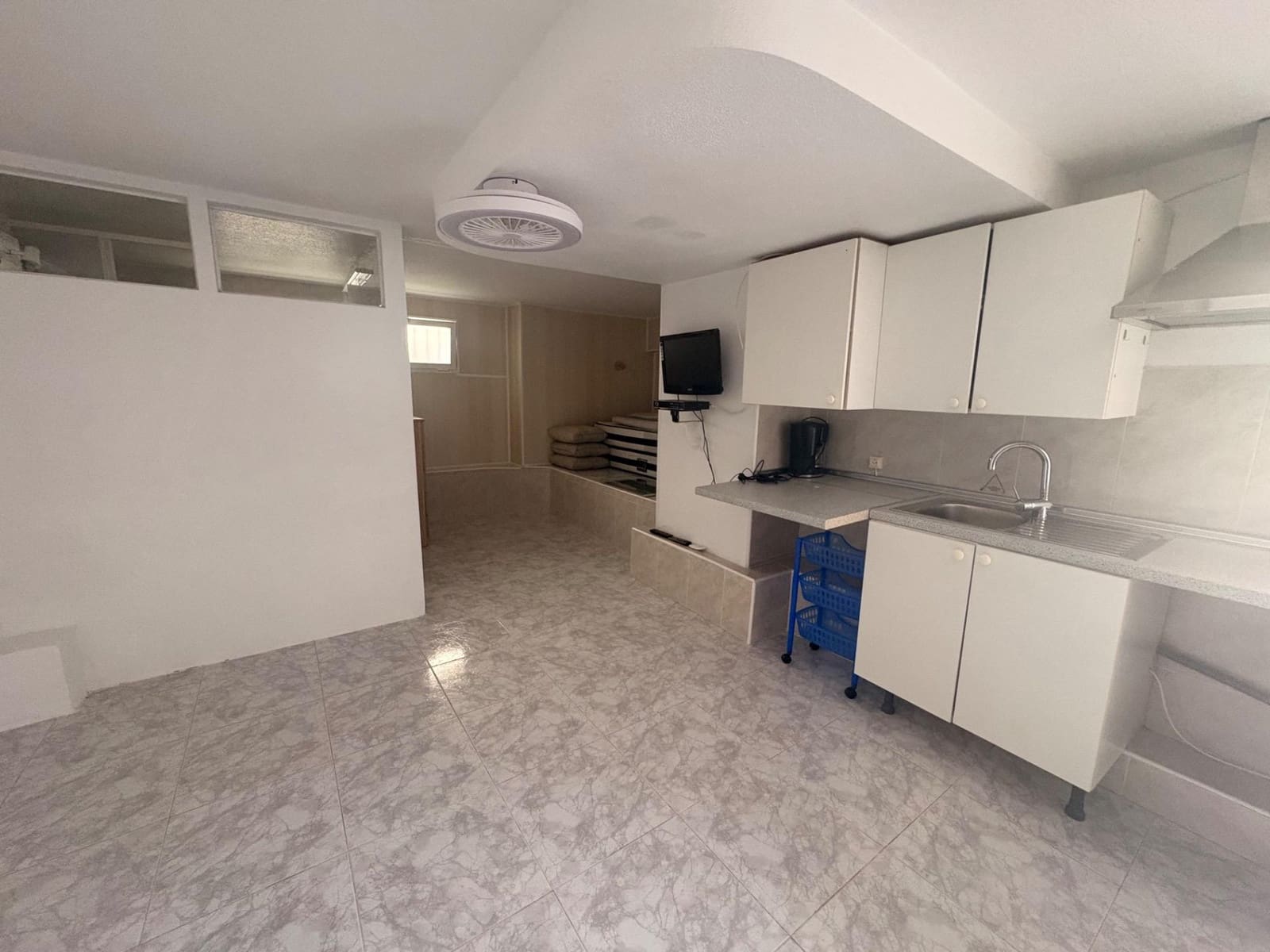 4 bedroom Villa for sale in Torrevieja with pool - € 320,000 (Ref: 9301008)