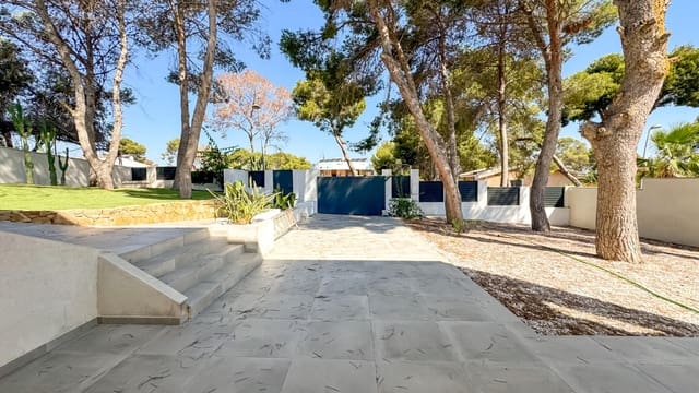 4 soverom Villa til salgs i La Siesta, Torrevieja med svømmebasseng - € 995 000 (Ref: 9344729)