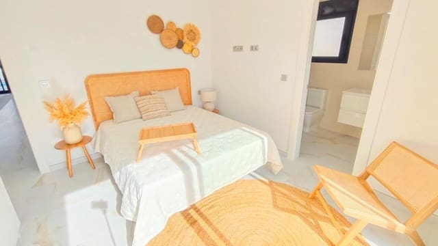 3 camera da letto Villa in vendita in Pinar de Campoverde, Pilar de la Horadada con piscina - 422.500 € (Rif: 9382803)