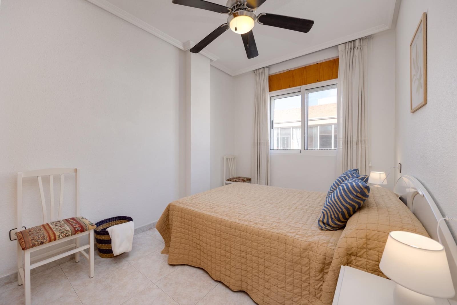 2 makuuhuone Huoneisto myytävänä paikassa Torrevieja - 120 000 € (Ref: 9414065)