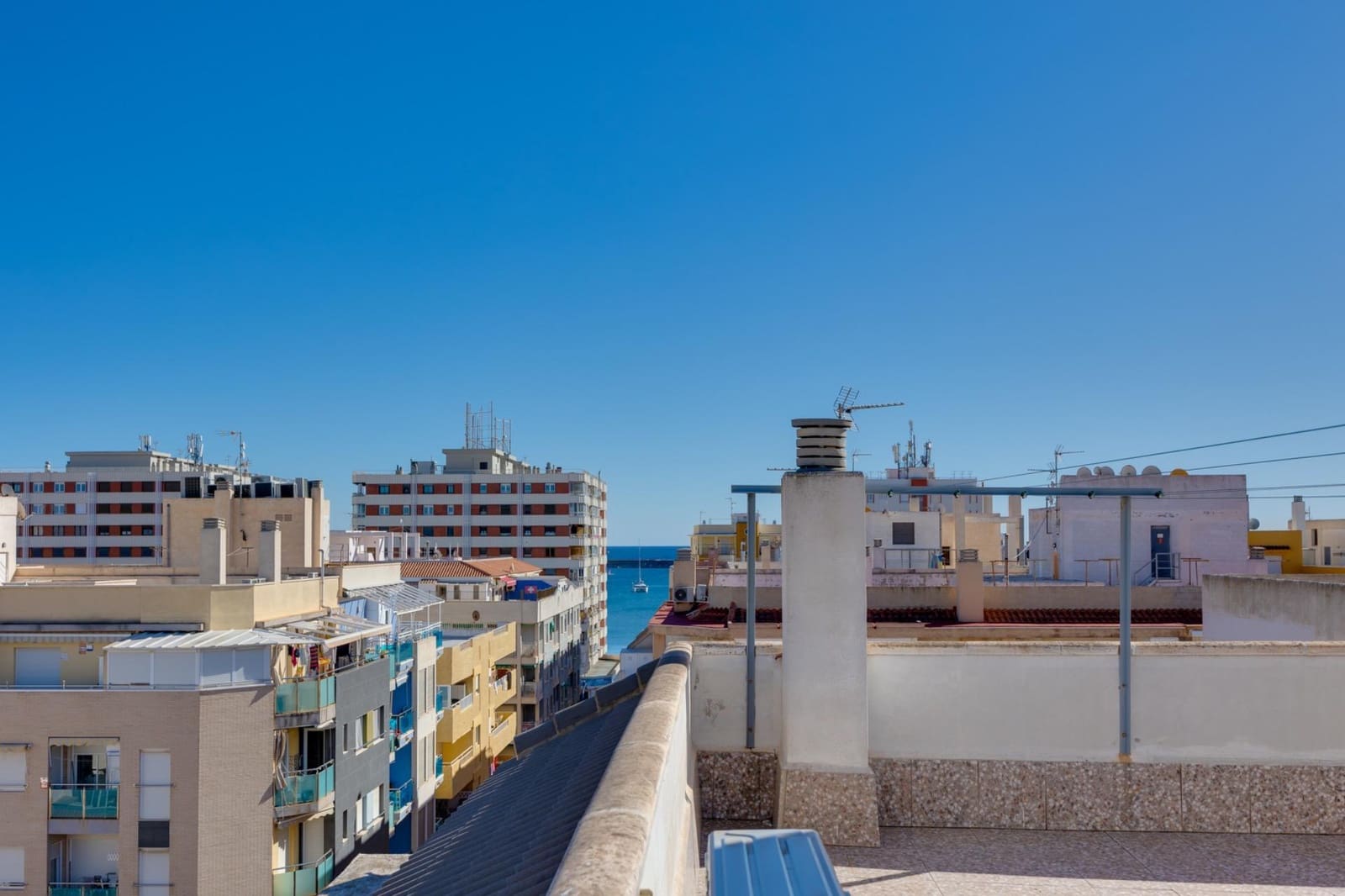 2 makuuhuone Huoneisto myytävänä paikassa Torrevieja - 120 000 € (Ref: 9414065)