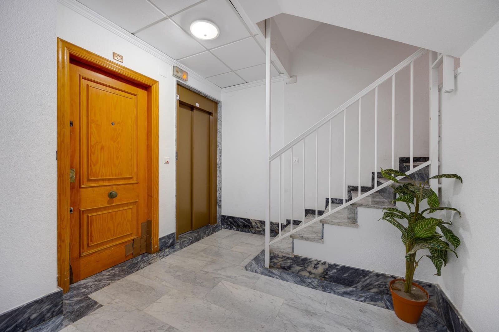 2 makuuhuone Huoneisto myytävänä paikassa Torrevieja - 120 000 € (Ref: 9414065)