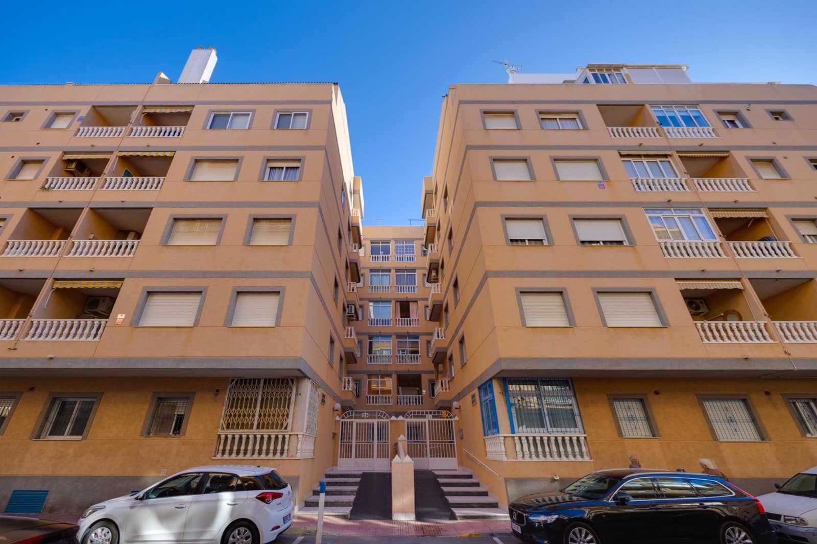 2 makuuhuone Huoneisto myytävänä paikassa Torrevieja - 120 000 € (Ref: 9414065)