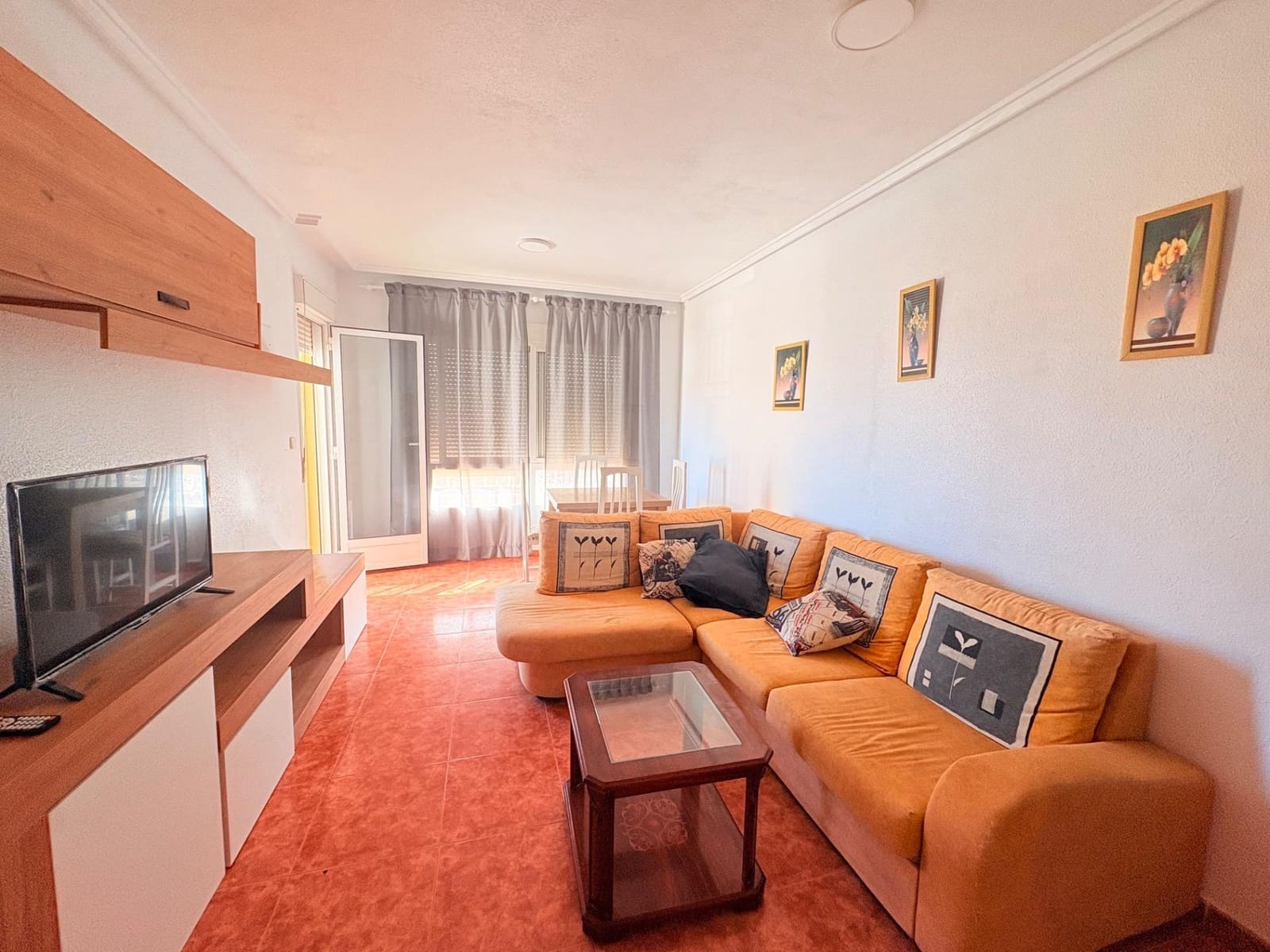 2 soverom Leilighet til leie i Playa Flamenca - € 750 (Ref: 9427154)