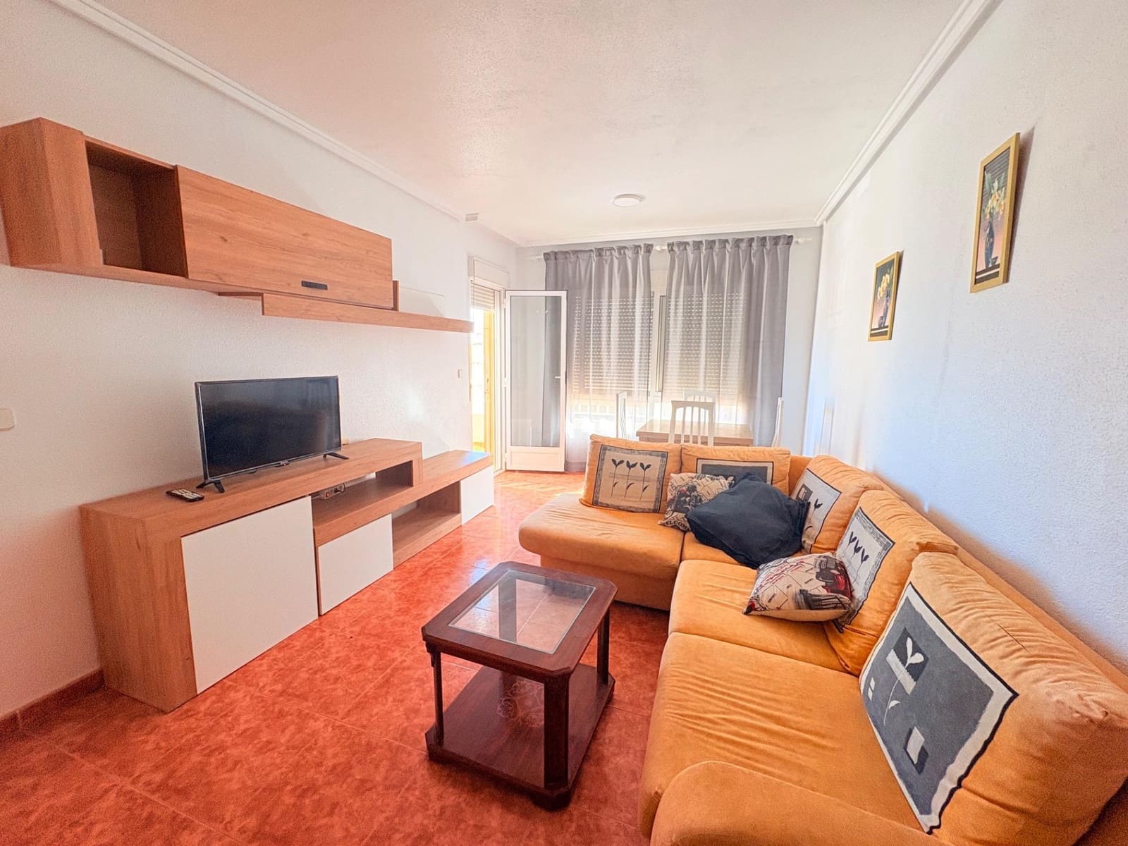 2 soverom Leilighet til leie i Playa Flamenca - € 750 (Ref: 9427154)