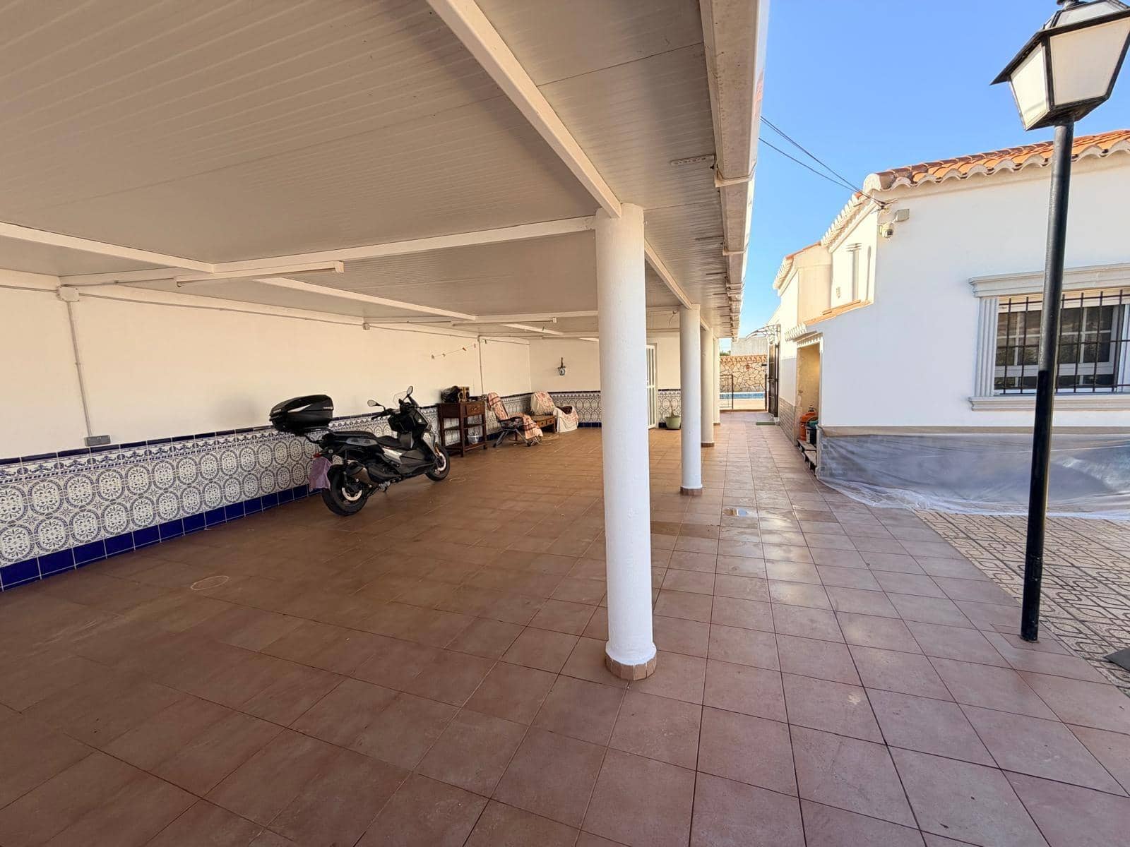4 soveværelse Villa til salg i Torrevieja med swimmingpool garage - € 549.000 (Ref: 9551445)