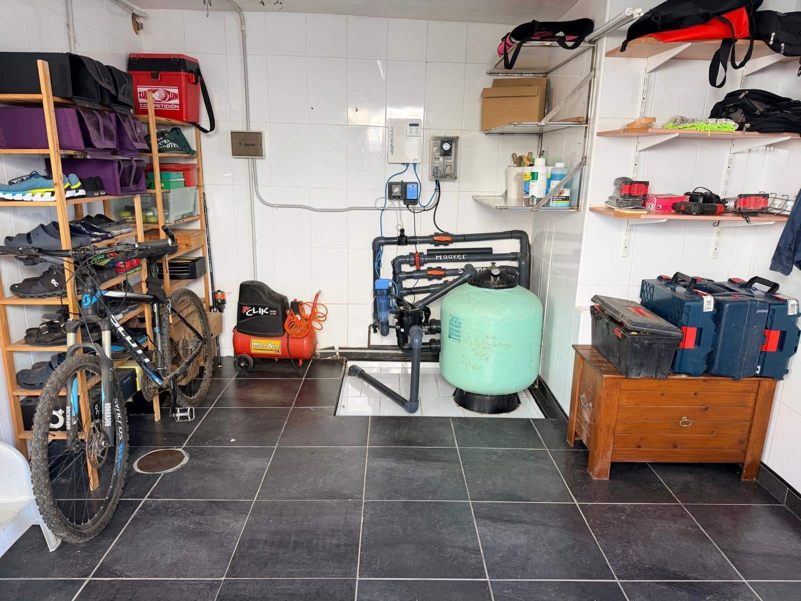 4 soveværelse Villa til salg i Torrevieja med swimmingpool garage - € 549.000 (Ref: 9551445)