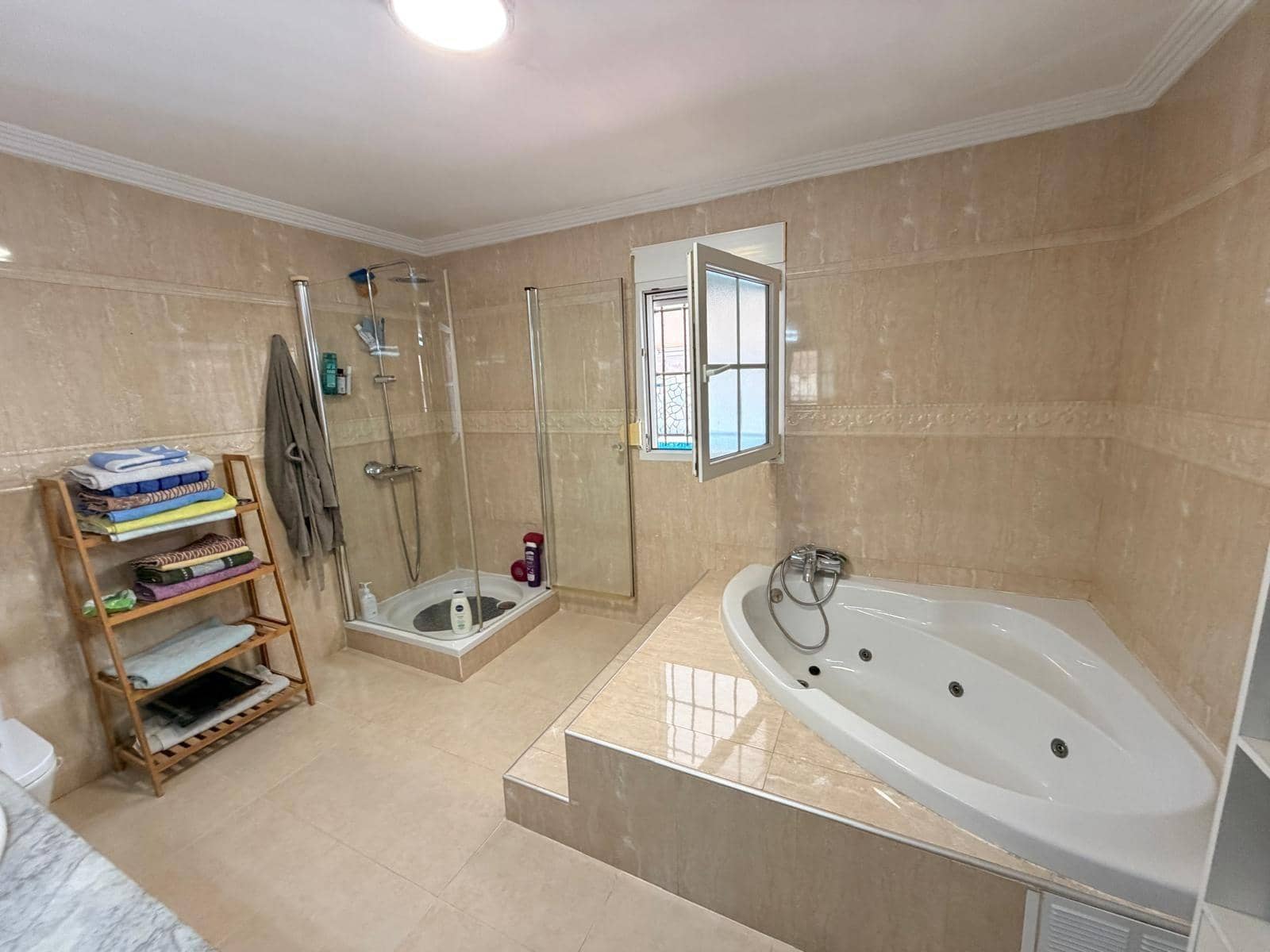 4 soveværelse Villa til salg i Torrevieja med swimmingpool garage - € 549.000 (Ref: 9551445)