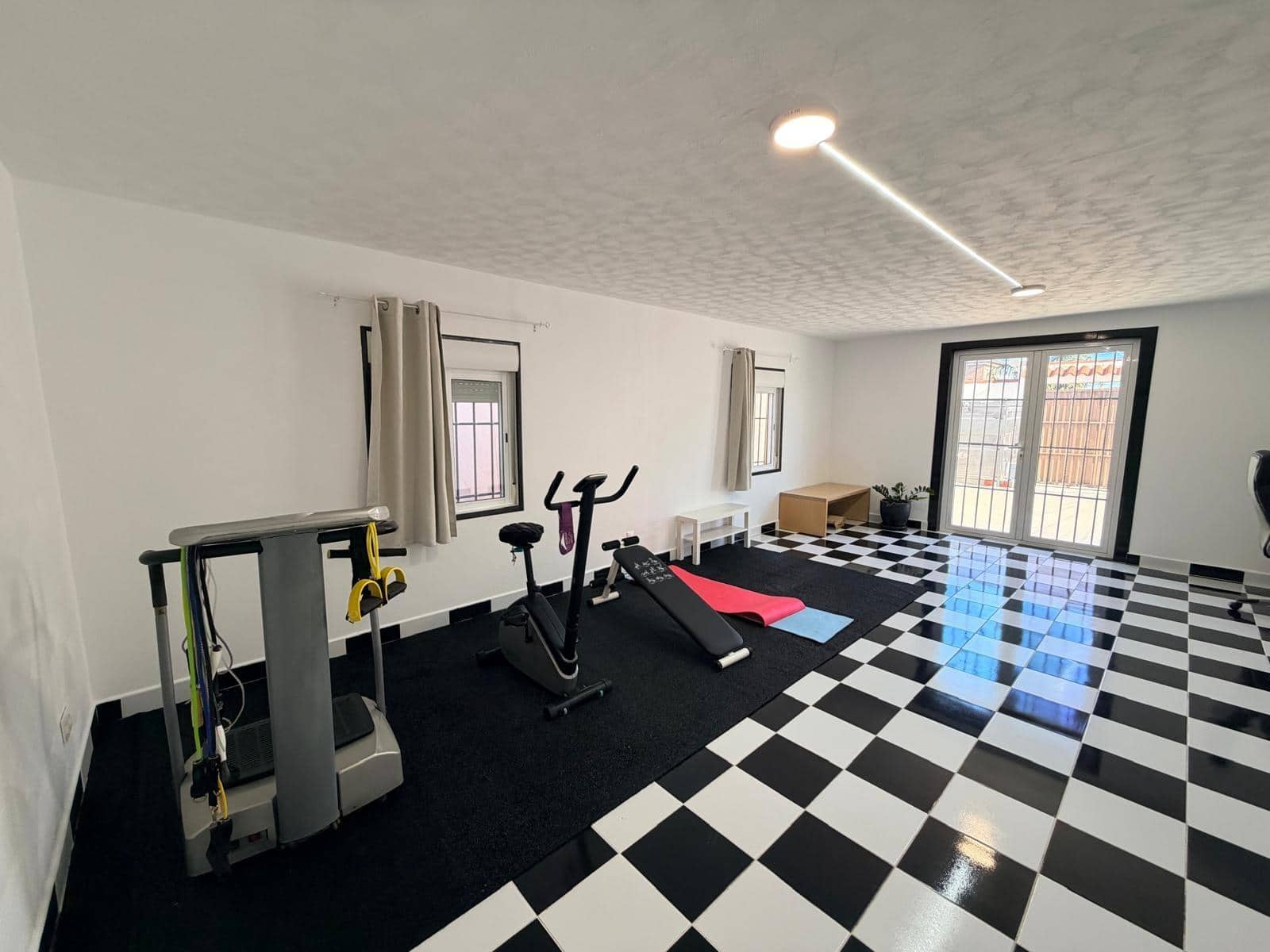 4 soveværelse Villa til salg i Torrevieja med swimmingpool garage - € 549.000 (Ref: 9551445)