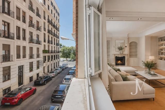 Piso de 4 habitaciones en Argüelles, Madrid ciudad en venta con garaje - 2.100.000 € (Ref: 10021814)