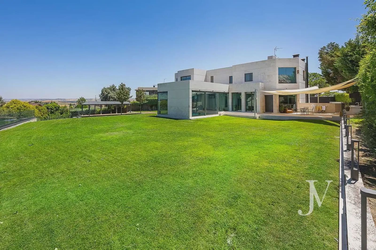 7 Zimmer Villa zu verkaufen in La Moraleja mit Pool Garage - 8.900.000 € (Ref: 10024425)