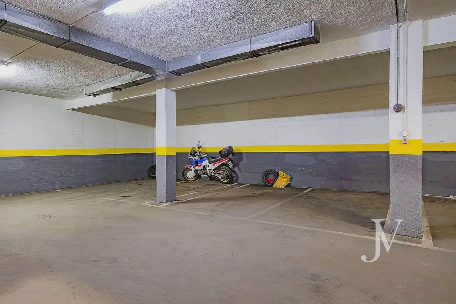 4 slaapkamer Flat te koop in Madrid stad met zwembad garage - € 898.000 (Ref: 9965600)