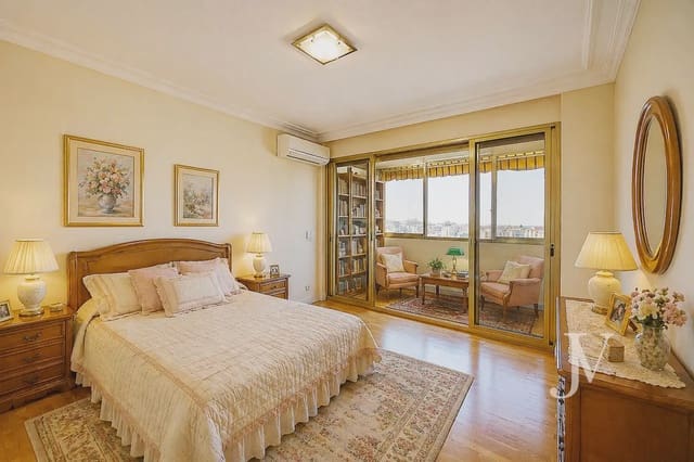 4 slaapkamer Flat te koop in Fuentelareina, Madrid stad met zwembad garage - € 898.000 (Ref: 9965600)
