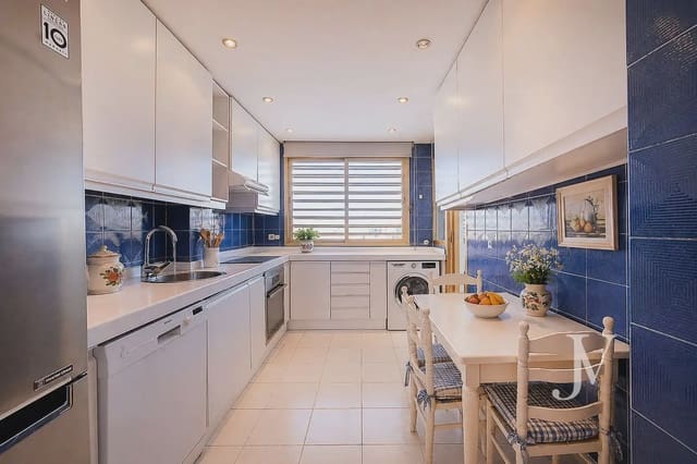 4 slaapkamer Flat te koop in Fuentelareina, Madrid stad met zwembad garage - € 898.000 (Ref: 9965600)