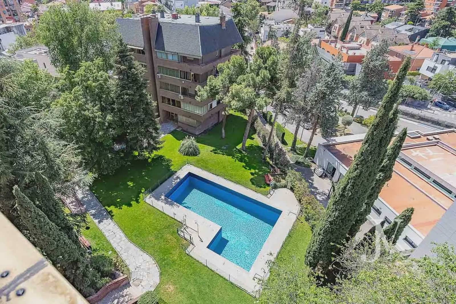 4 slaapkamer Flat te koop in Madrid stad met zwembad garage - € 898.000 (Ref: 9965600)