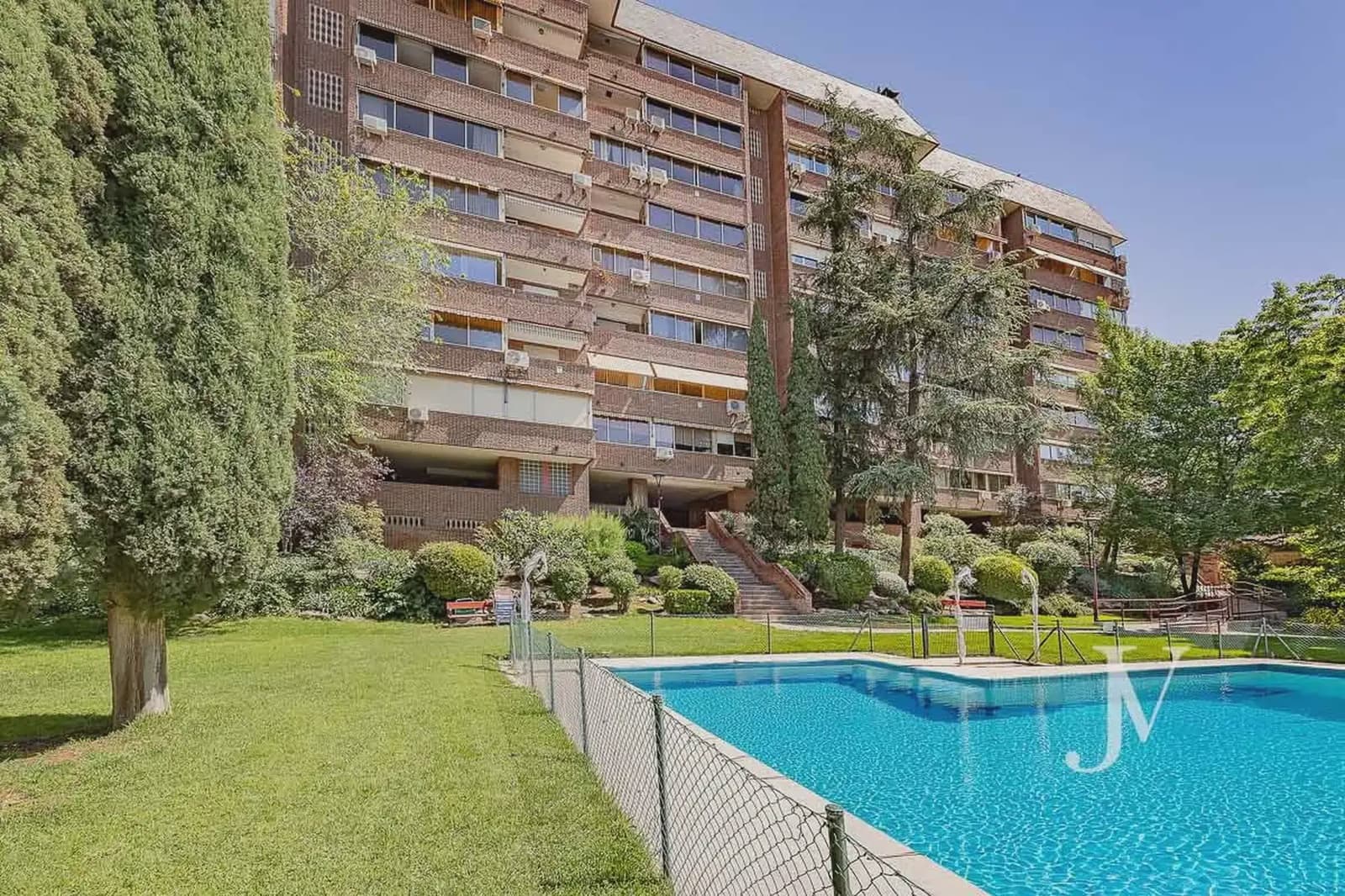 4 slaapkamer Flat te koop in Madrid stad met zwembad garage - € 898.000 (Ref: 9965600)