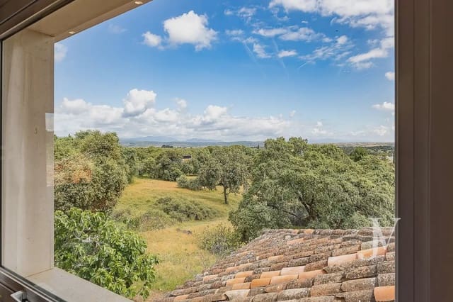 5 soverom Villa til salgs i San Sebastián de los Reyes med svømmebasseng garasje - € 2 550 000 (Ref: 9965601)