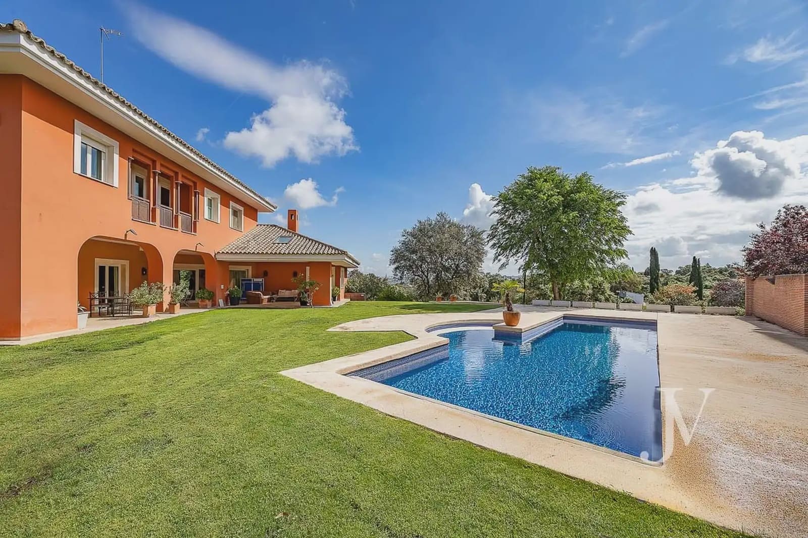 5 chambre Villa/Maison à vendre à San Sebastian de los Reyes avec piscine garage - 2 550 000 € (Ref: 9965601)
