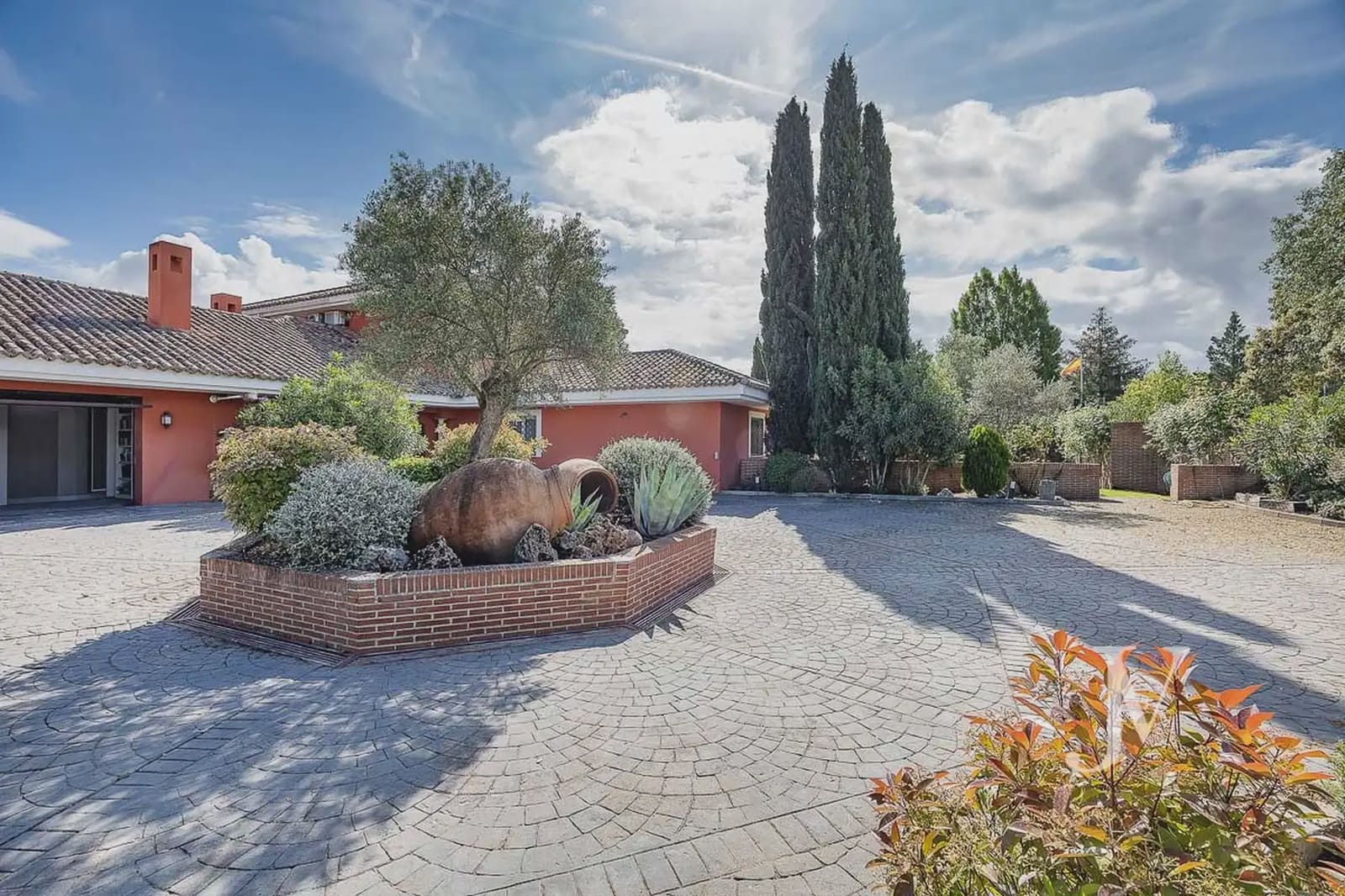 5 chambre Villa/Maison à vendre à San Sebastian de los Reyes avec piscine garage - 2 550 000 € (Ref: 9965601)
