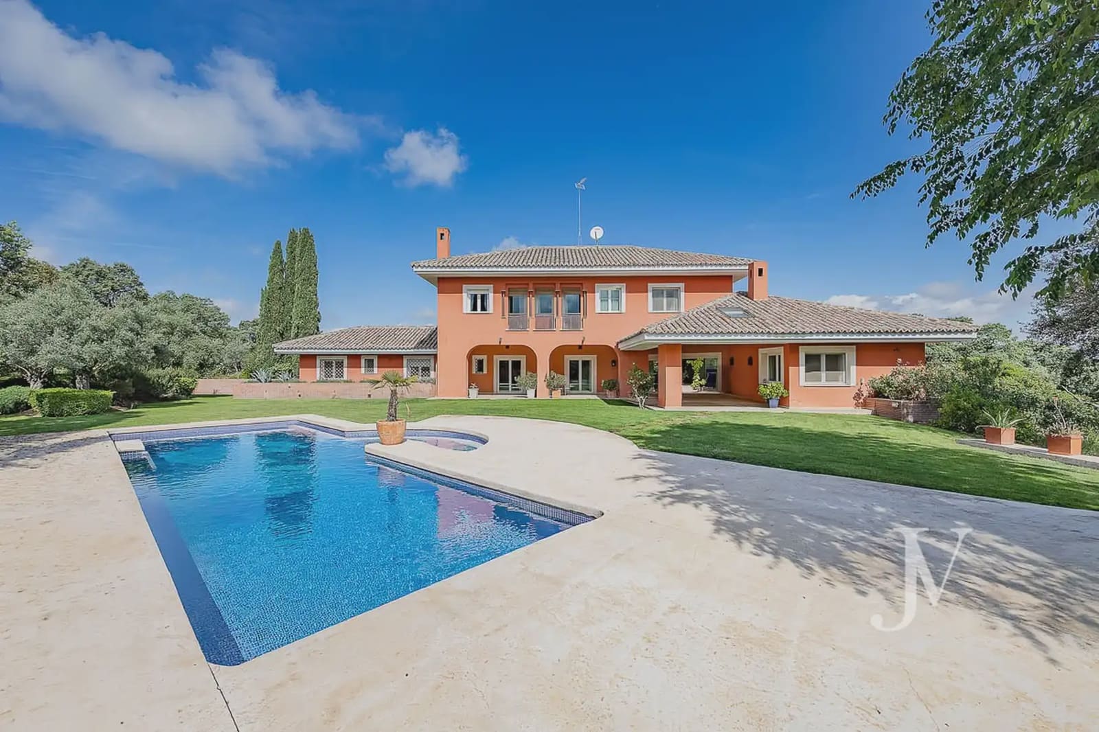 5 chambre Villa/Maison à vendre à San Sebastian de los Reyes avec piscine garage - 2 550 000 € (Ref: 9965601)