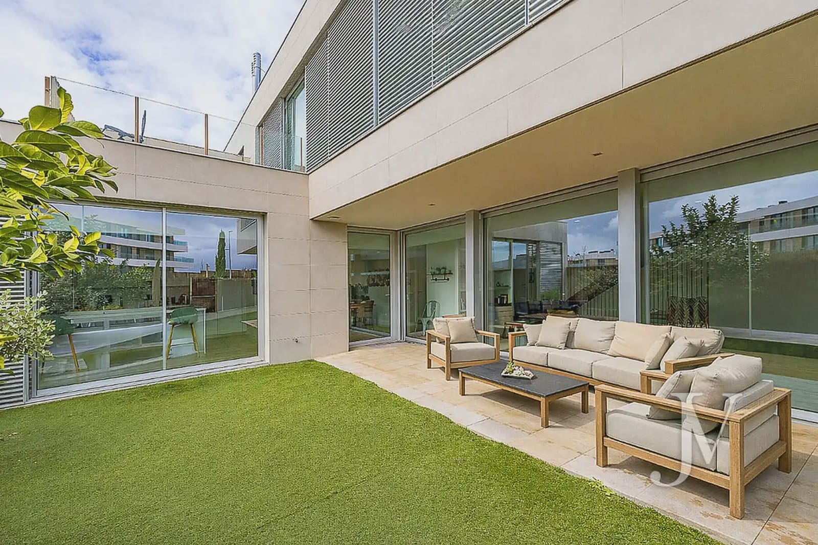 6 bedroom Semi-detached Villa for sale in La Moraleja with pool garage - € 2,350,000 (Ref: 9965605)