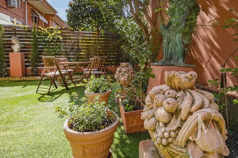 4 bedroom Terraced Villa for sale in Madrid city with garage - € 1,440,000 (Ref: 9965606)