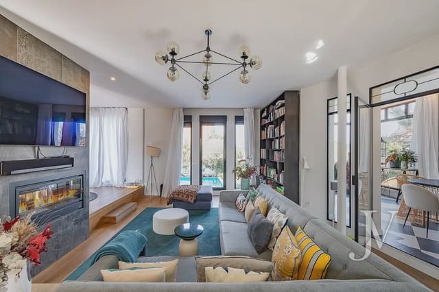 6 quarto Moradia Geminada para arrendar em Pozuelo de Alarcón com piscina garagem - 7 500 € (Ref: 9965607)