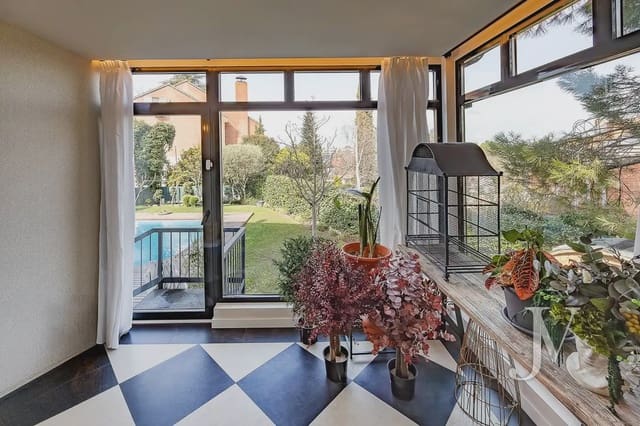 6 quarto Moradia Geminada para arrendar em Pozuelo de Alarcón com piscina garagem - 7 500 € (Ref: 9965607)