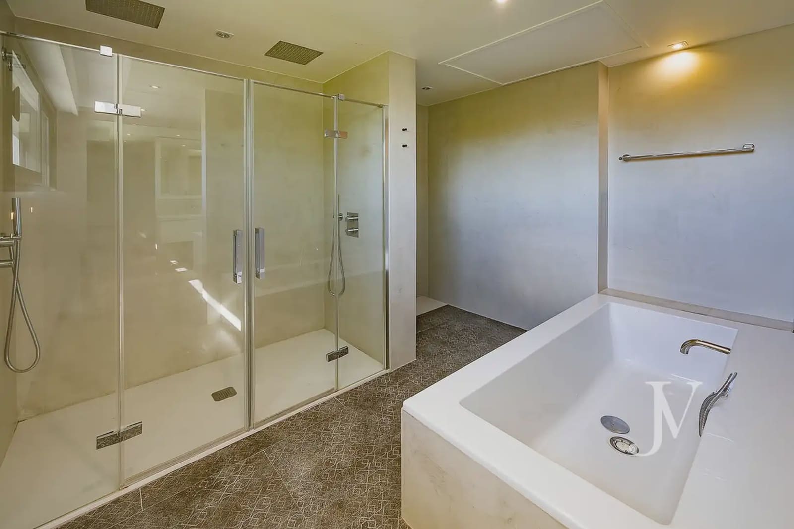 6 soverom Villa til salgs i Pozuelo de Alarcon med svømmebasseng garasje - € 5 900 000 (Ref: 9965608)